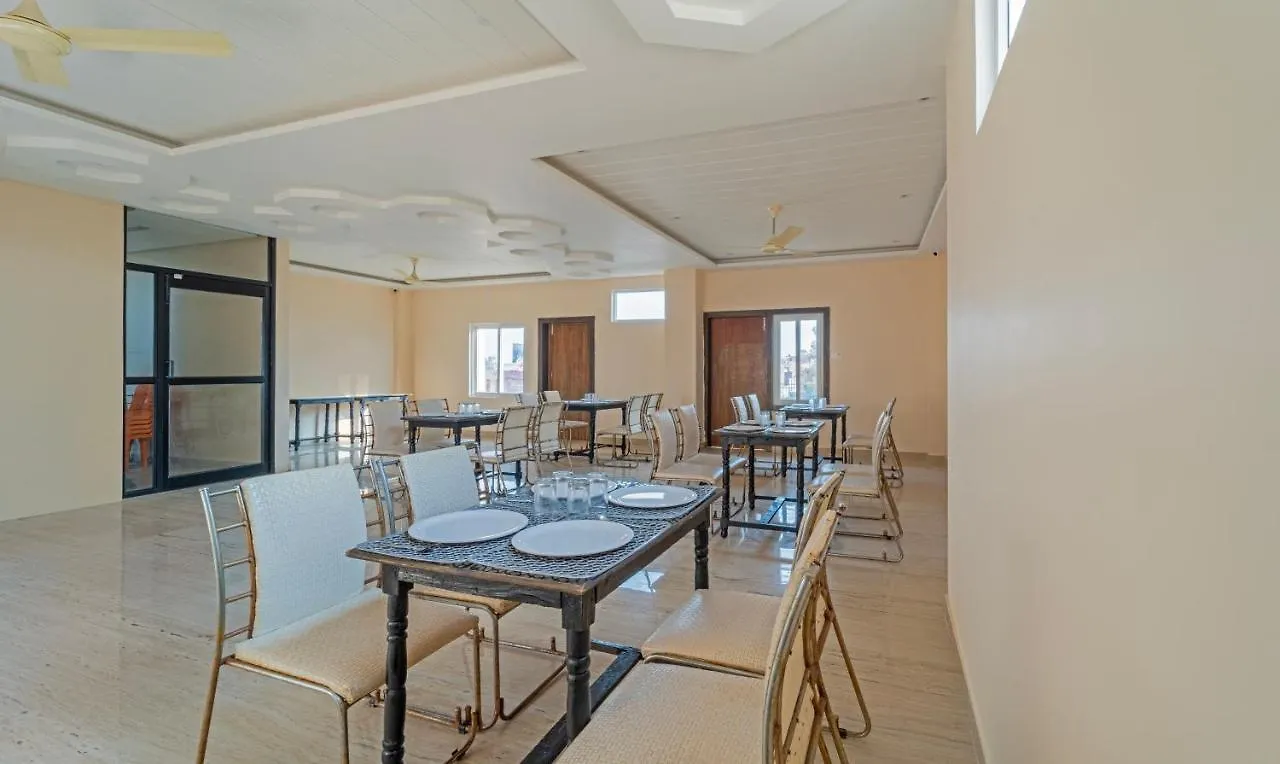 Treebo Raj Palace Hotel Varanasi 3*,  India